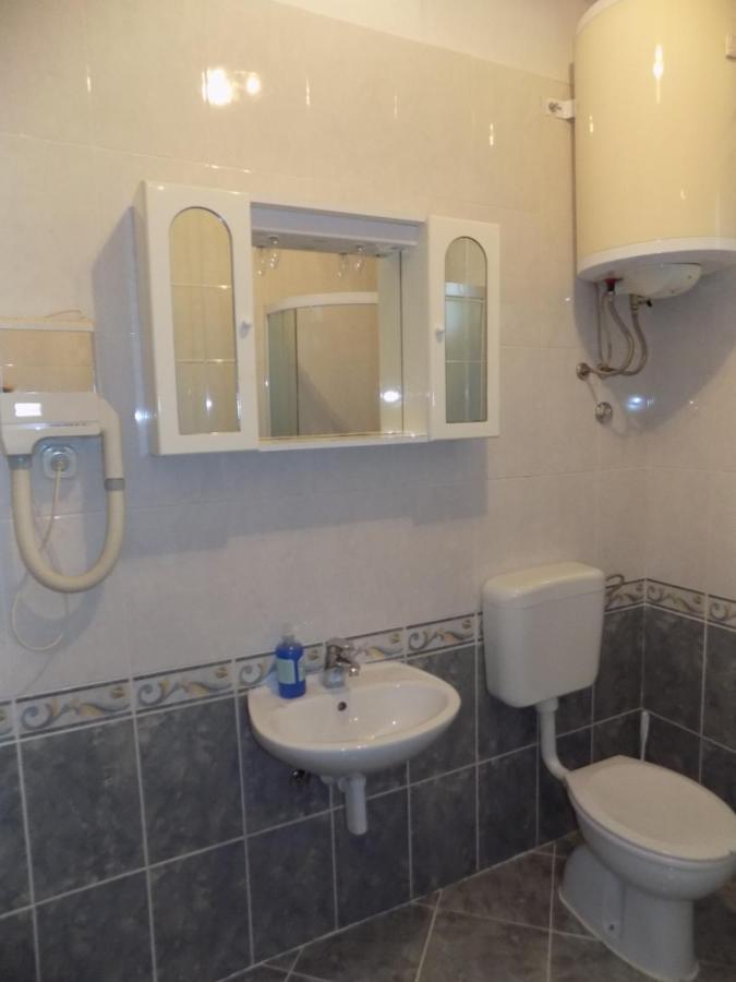 Apartment Strbic Ploce  Buitenkant foto